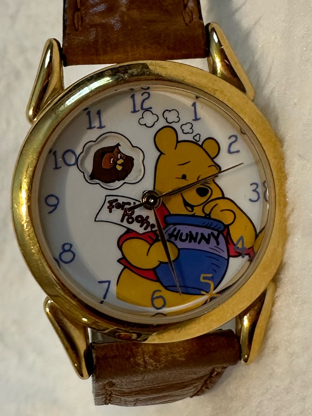 vintage 1990s Disney Store Exclusive Winnie the Pooh "Daydream" watch